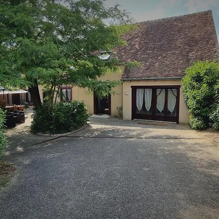 Grand Gite - Le Saint-Chrirtophe Châteauroux Buitenkant foto